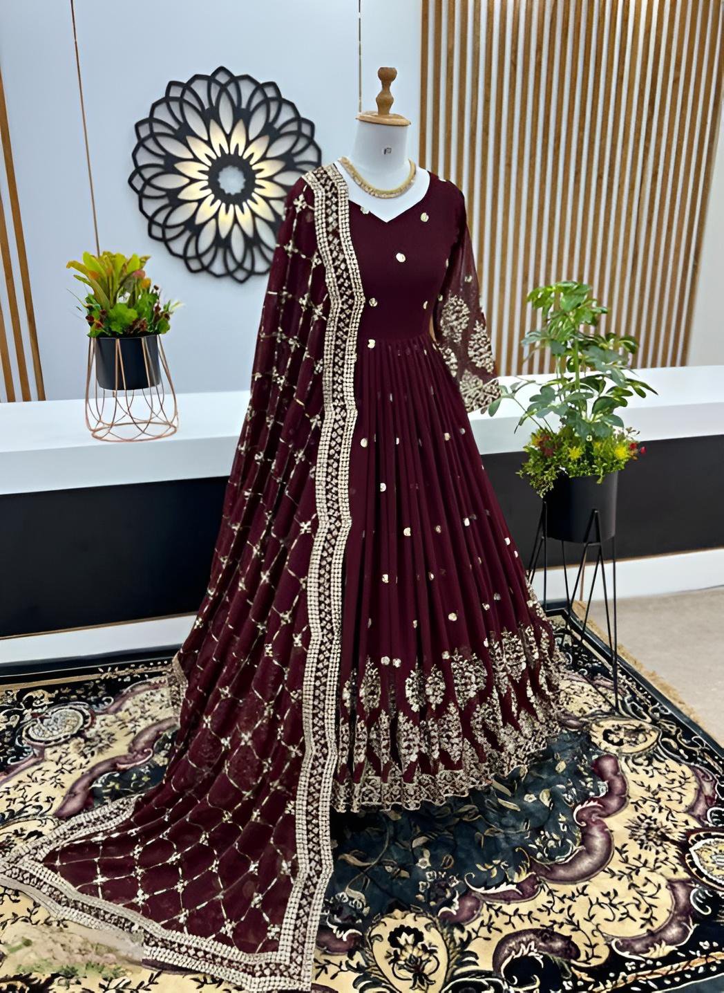 Stylish Designer Gown at Rs 2345 | Party Gowns in Ahmedabad | ID:  10560838388